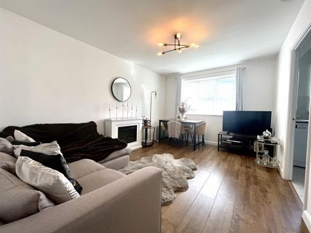 1 Bedroom Apartment - Purpose Built To Let - Photo 5