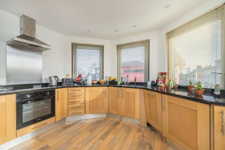 2 bedroom flat to rent - Photo 3