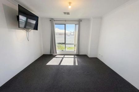 Exceptional Family Living at 9 Lockhart Street, Coodanup - Photo 5