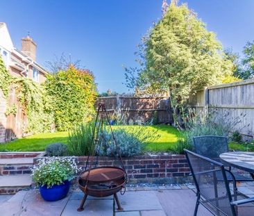 2 bedroom end of terrace house to rent - Photo 4