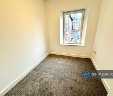3 bedroom flat to rent - Photo 1