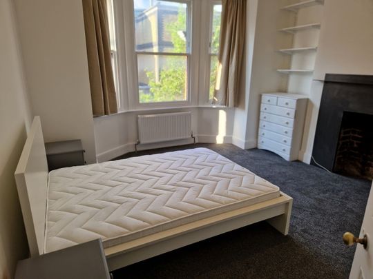 3 Bed Flat, Rushcroft Road, SW2 - Photo 1