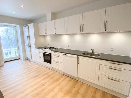 Moderne 3-værelses lejlighed i unik ejendom - Photo 3