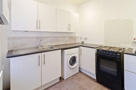 2 bedroom flat to rent - Photo 4