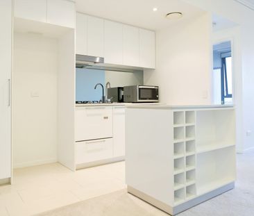 STUNNING LIGHT AND BRIGHT APARTMENT WITH SECURE PARK, POOL AND DUCT... - Photo 4