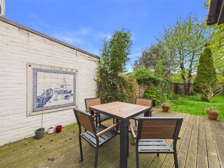 3 bedroom terraced house to rent - Photo 4