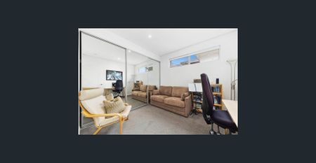 Modern, Pristine Living on the Fringe of the CBD - Photo 5