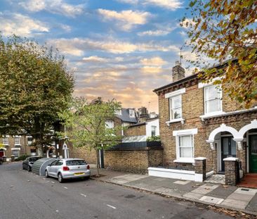 2 bedroom end of terrace house to rent - Photo 3