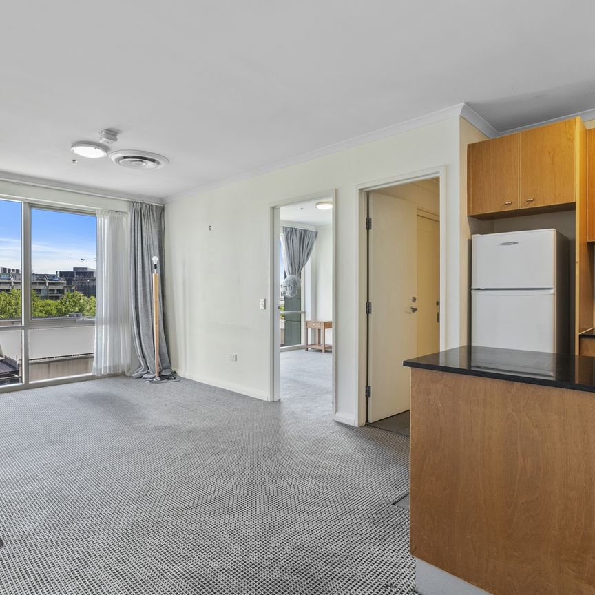 City Apartment in an Unbeatable Location - Photo 1