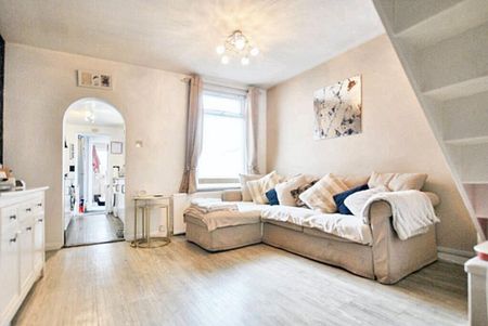 3 bedroom terraced house to rent - Photo 4