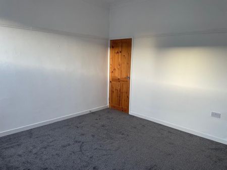 2 bedroom end of terrace house to rent - Photo 5