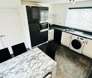 3 bedroom detached house to rent - Photo 4