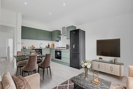 3 bedroom flat to rent - Photo 2