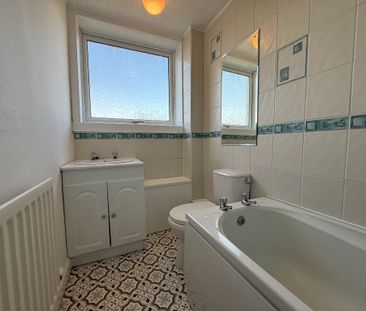 218 Rotherwood Ave - Photo 1