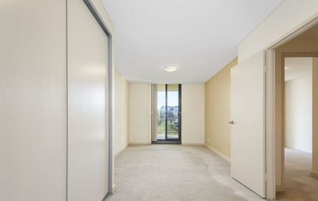 Modern 2 bedroom split level unit - Photo 4