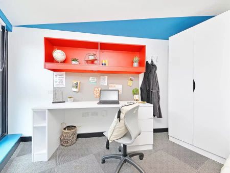 The Bigger Studio - Photo 2