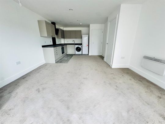 Flat 85, 6 Martin Court, Hastings, TN34 1EF - Photo 1