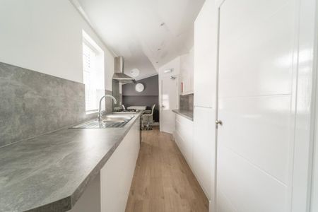 3 bedroom apartment to rent - Photo 5