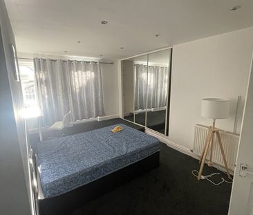 2 Bed Flat, Greenfield Road, L13 - Photo 2