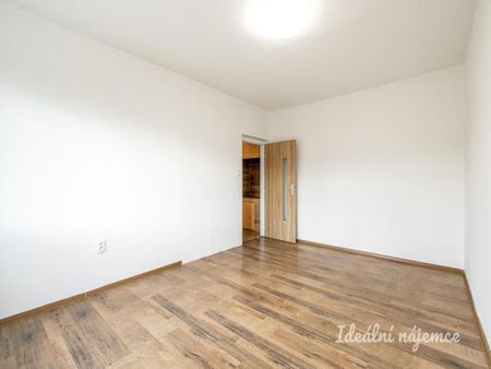 Pronájem bytu 2+1 54 m2 - Fotografie 2