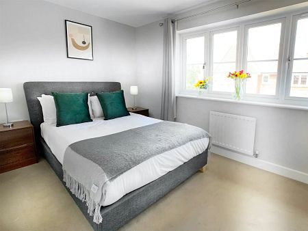 2 Bed, House - Photo 4