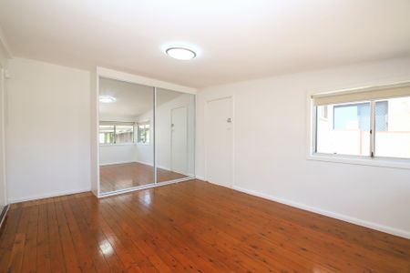 3 Bedroom House - Photo 3