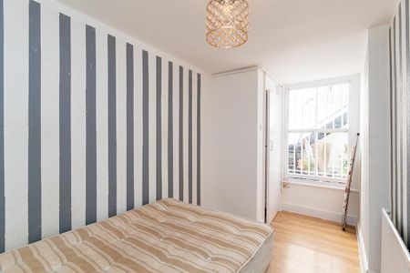 1 bedroom ground floor flat to rent - Photo 4
