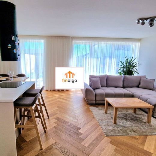 PRENÁJOM - 4 izbový rodinný dom, ktorý je súčasťou dvojdomu - Fotografia 1