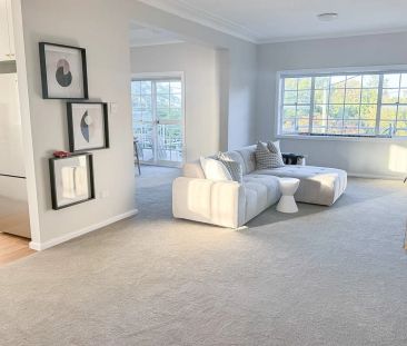 Luxuriously Renovated Three Bedroom Home in Blue Chip Location Clos... - Photo 4