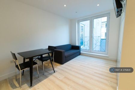1 bedroom flat to rent - Photo 3