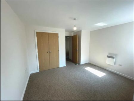2 Bed Flat, Oxford Rd, RG30 - Photo 2