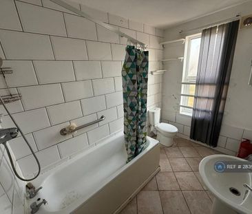 4 bedroom terraced house to rent - Photo 6