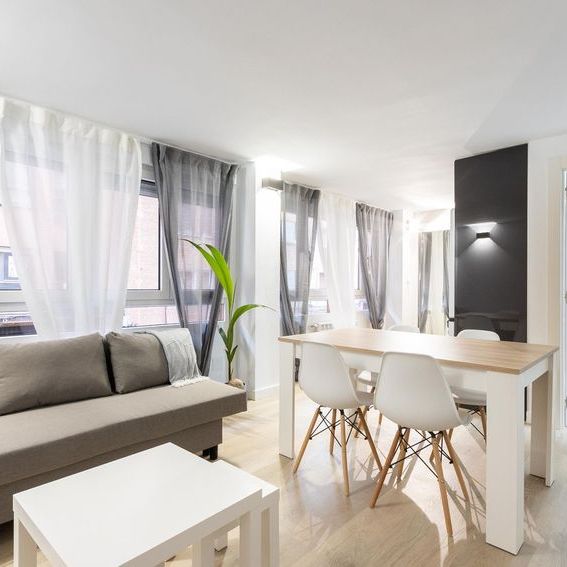 Alquiler de piso en Calle la Puebla, 14 - Photo 1