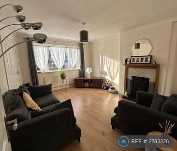 3 bedroom detached house to rent - Photo 2