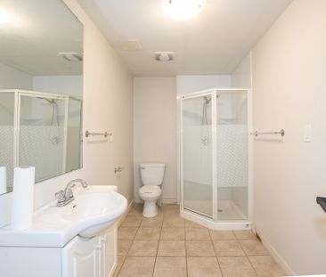 All Inclusive Spacious Bachelor Unit For Rent!! - Photo 5