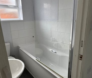2 bed Terraced - To Let - Photo 6