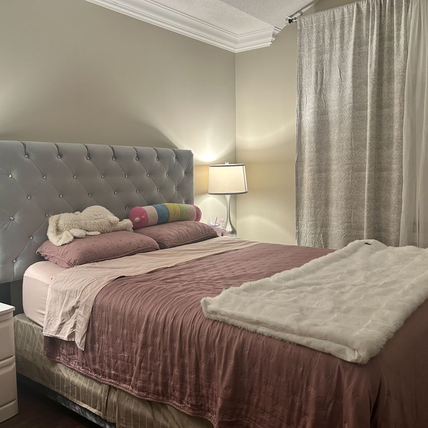 For Lease - 52 Brockdale Street, Richmond Hill, Ontario - Photo 1