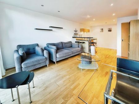 2 bedroom flat to rent - Photo 2