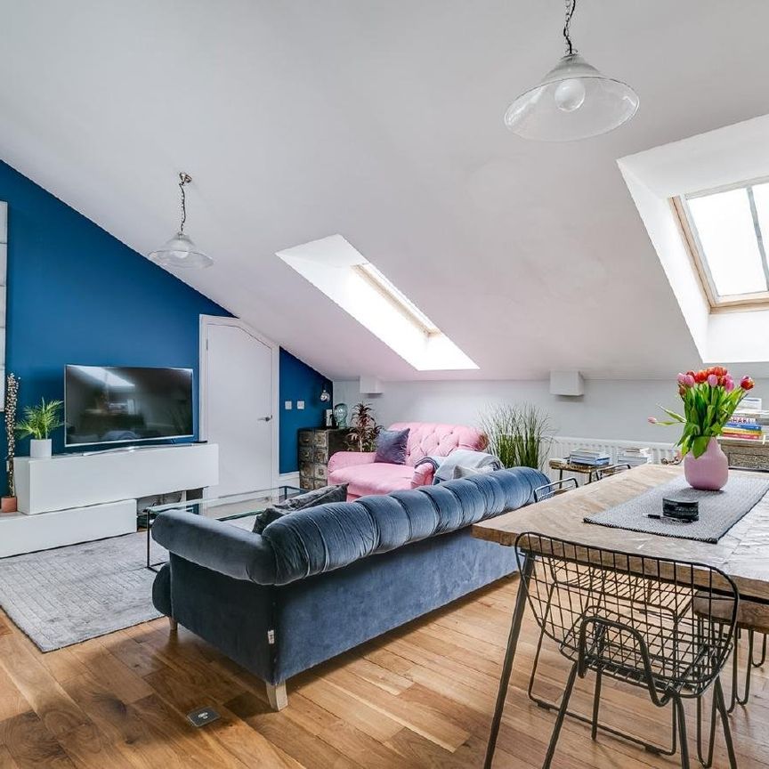 Clapham Common North Side, Clapham, London, SW4 - Photo 1