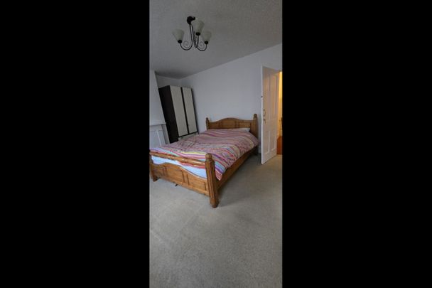 Room in a Shared House, Limes Road, CR0 - Photo 1