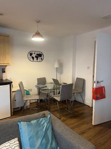 701 College Central, 4 College Avenue, Belfast, BT1 6BD - Photo 2