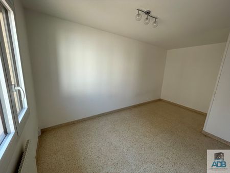 Roanne, 16 Rue Georges Sand, Résidence "Le Brossolette" - Photo 2