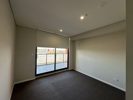 oversized 2 bedrooms + study with 2 car spaces for lease - Photo 5