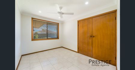 Spacious Family Residence! - Photo 3