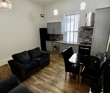 2 bedroom flat to rent - Photo 6