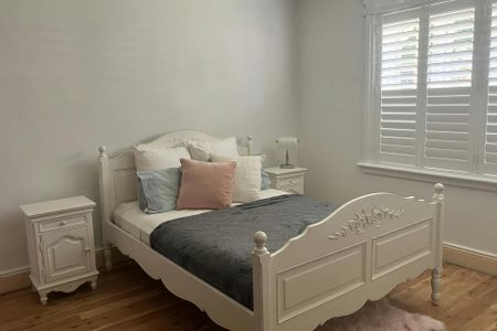 Neat Little Home! - Photo 3