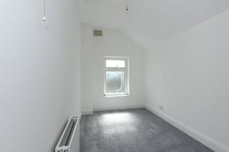 3 bedroom link detached house to rent - Photo 2