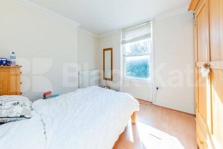 Beautiful & spacious 1 double bedroom property on the very popular Weston Park - Photo 3
