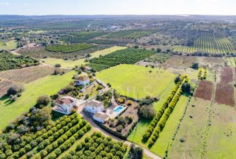 Moradia T3 com piscina em Algoz, Algarve