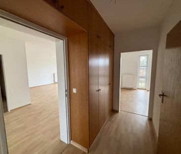 Großzügige 3-Zimmer-Wohnung in Wilhelmshaven-City mit Balkon zu ver... - Photo 1